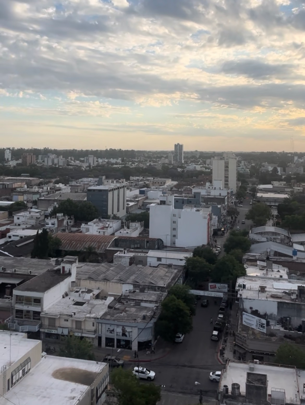 El municipio defiende al estacionamiento medido: “La caída en ventas es por la crisis”