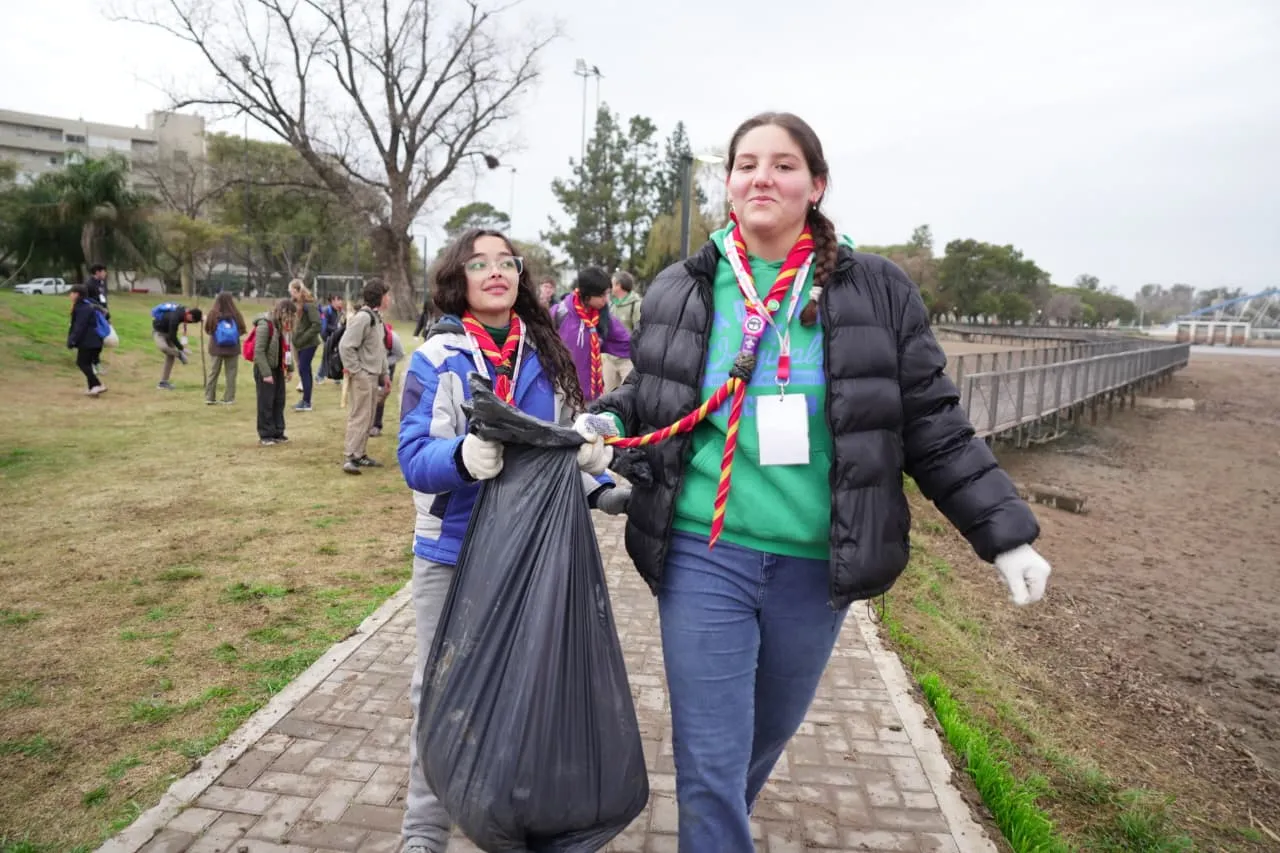 Scouts hicieron una limpieza integral en el lago‌