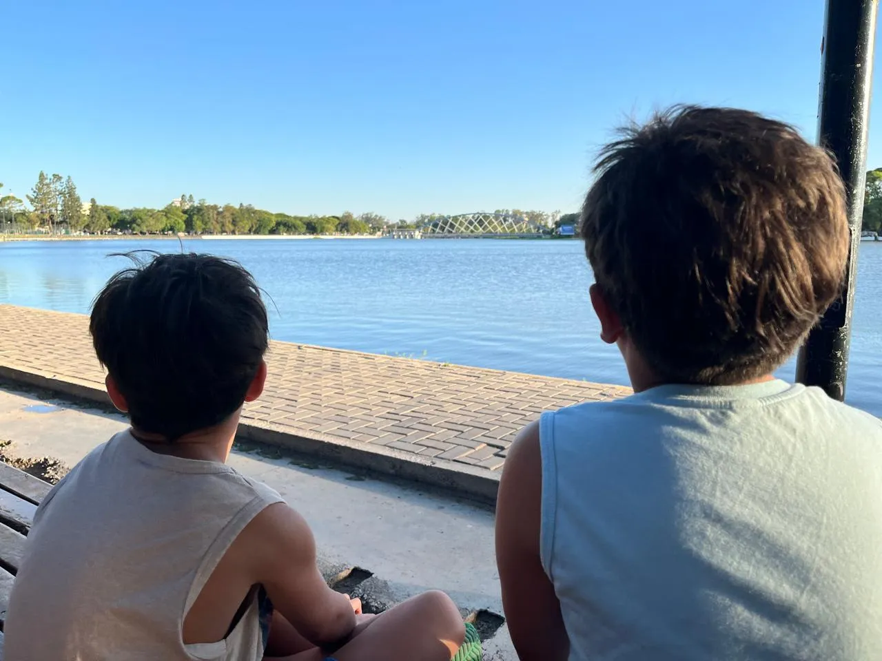 Un estudio reflejó que no existe un perfil único del hijo favorito, pero las hijas y los hermanos me